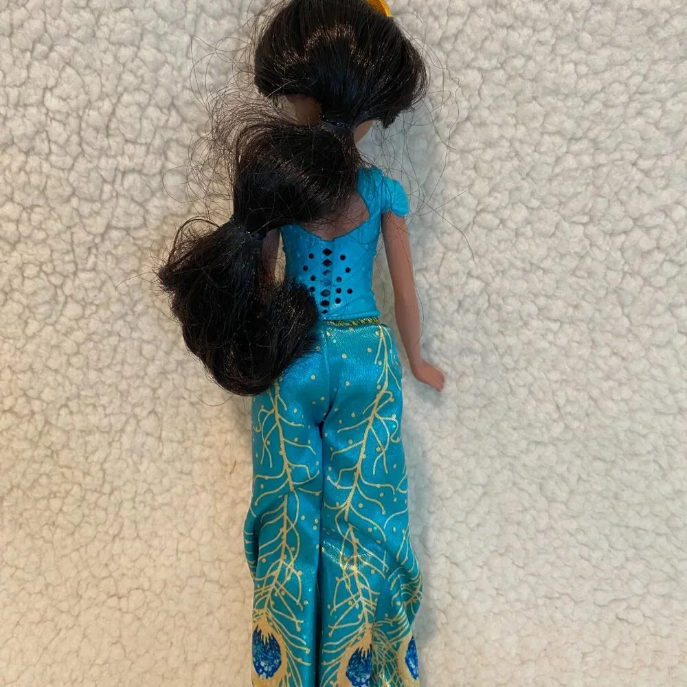 Disney Aladdin Jasmine Doll Sings Portion of 
